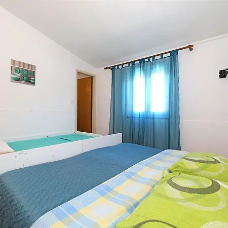 Apartments And Rooms Dragica Starigrad Paklenica Exterior photo