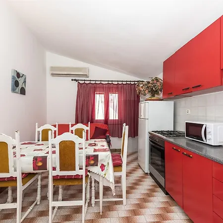 Apartments And Rooms Dragica Starigrad Paklenica Exterior photo
