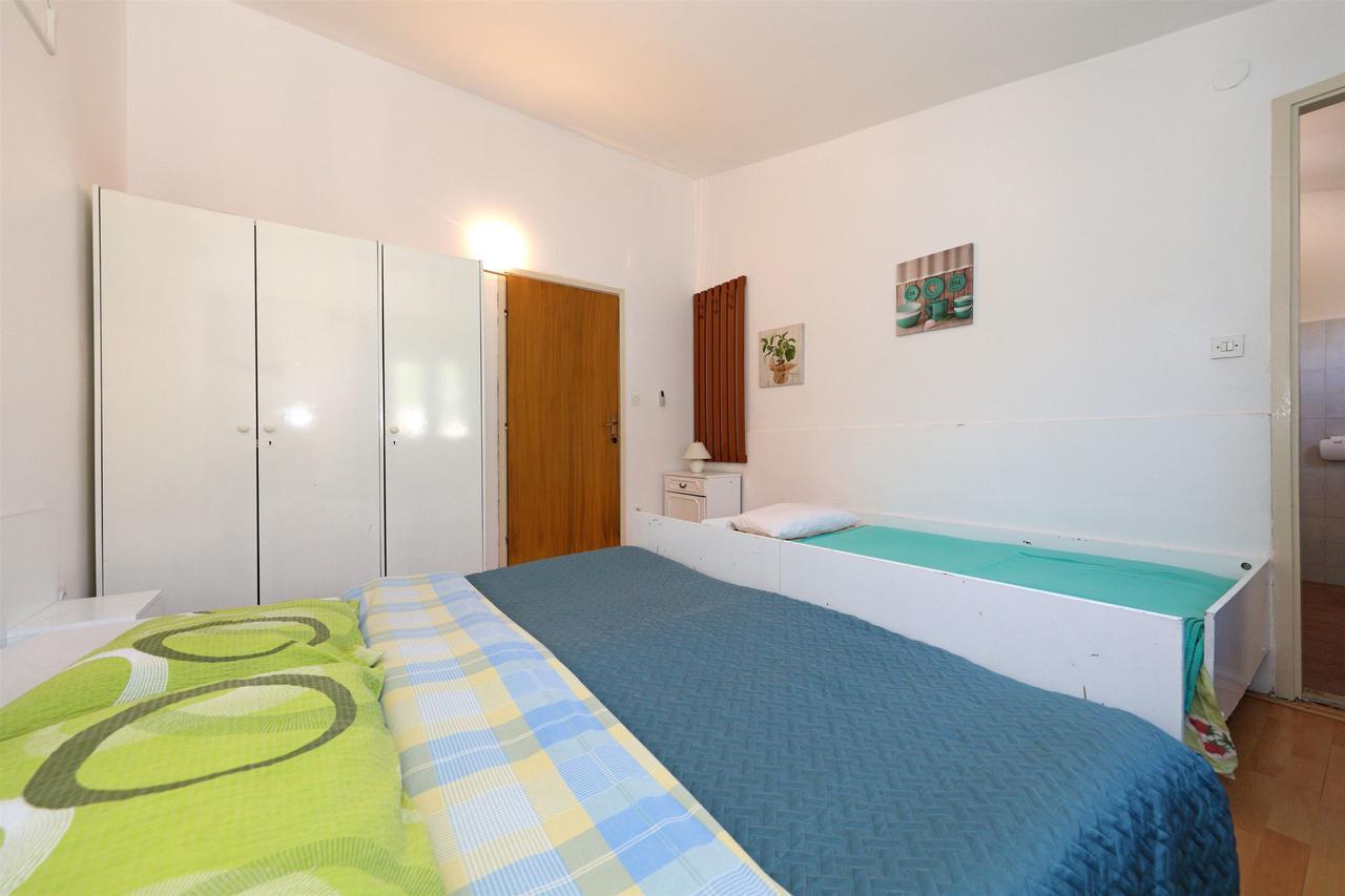 Apartment And Dragica Starigrad Paklenica