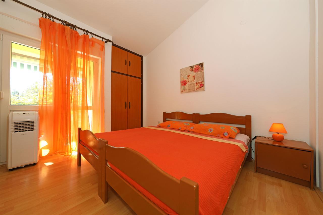 And Dragica Apartment Starigrad Paklenica